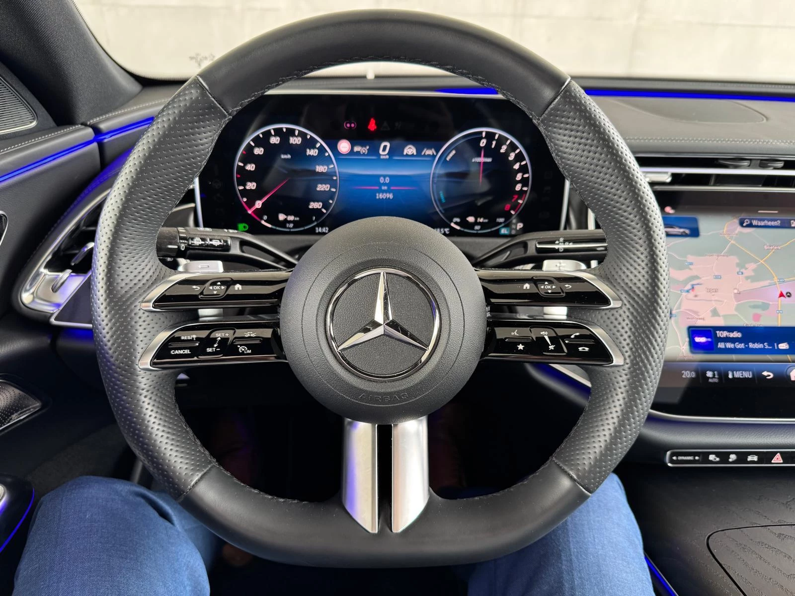 Mercedes-Benz E-Klasse 300 e AMG Line Break + PANO DAK + BURMESTER + DIGITAL LIGHT + NIGHTPACK