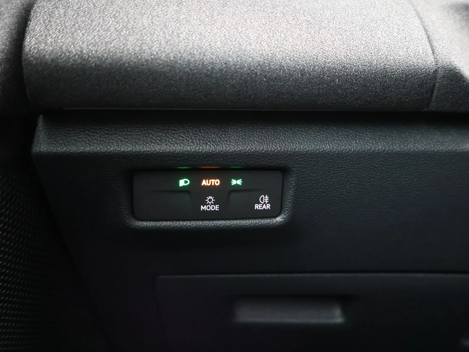 Volkswagen-Tiguan-image-23