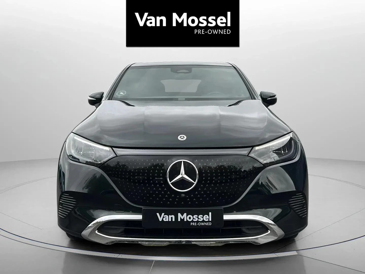 Mercedes-Benz-EQE-image-1