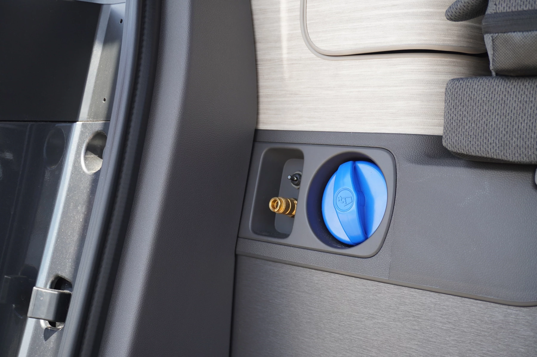 Volkswagen-California-image-21