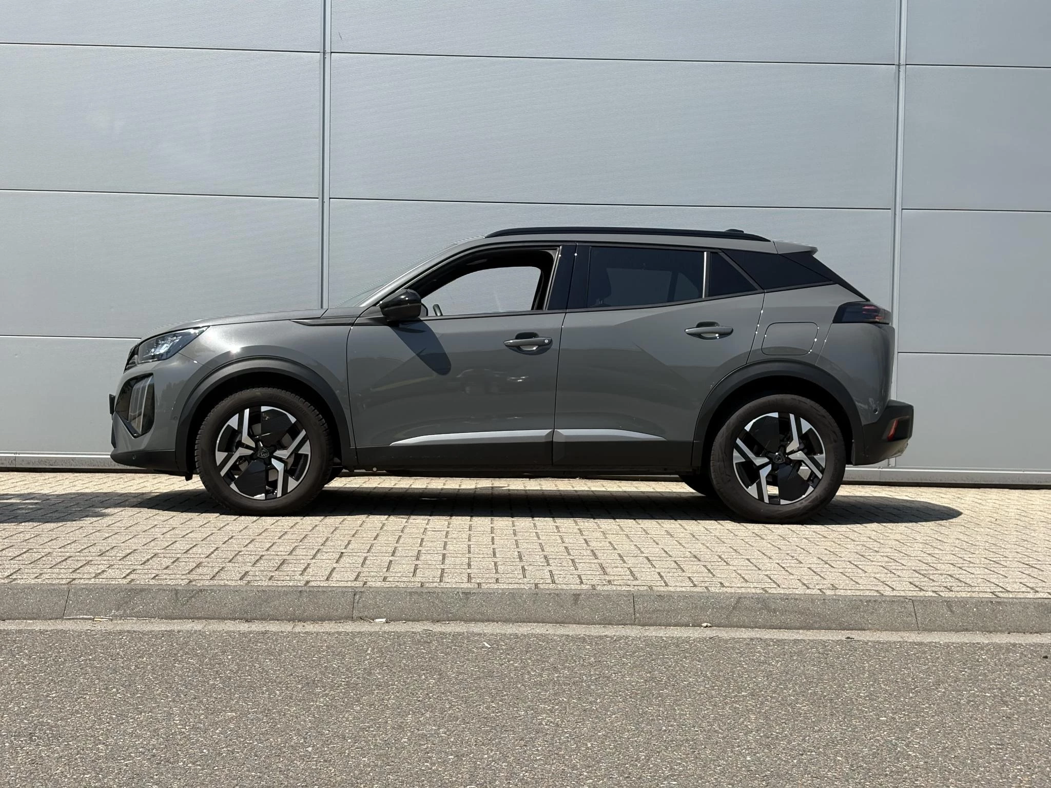 Peugeot 2008 1.2 Hybrid 136 Allure