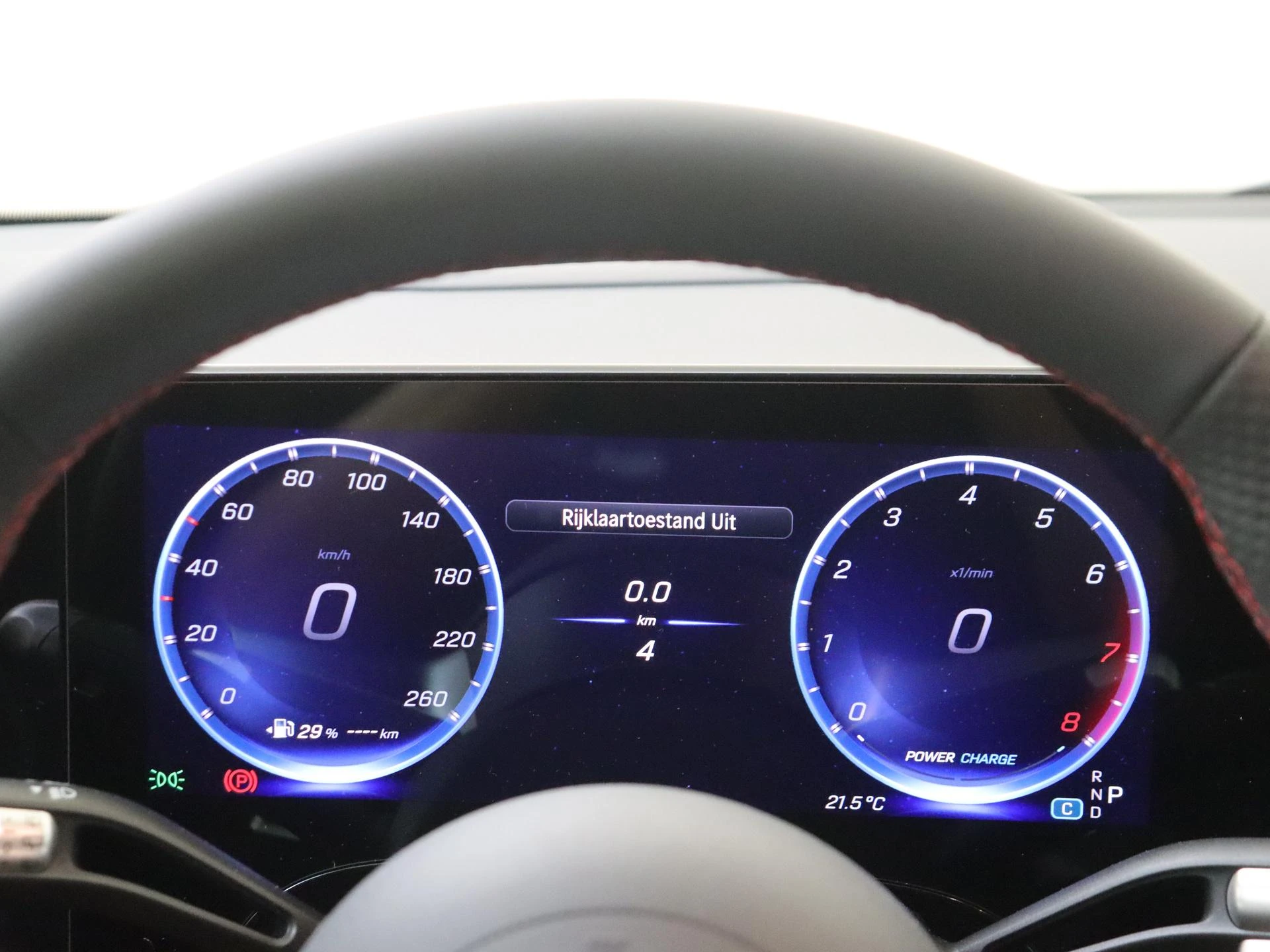 Mercedes-Benz-CLA-image-9