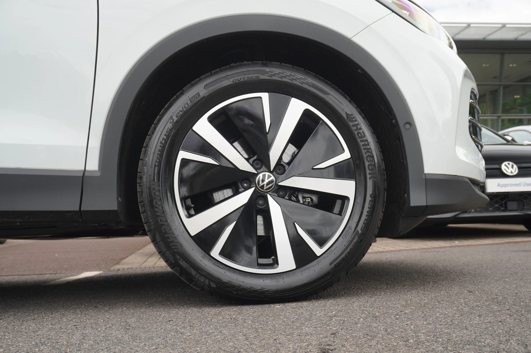 Volkswagen-Tiguan-image-20
