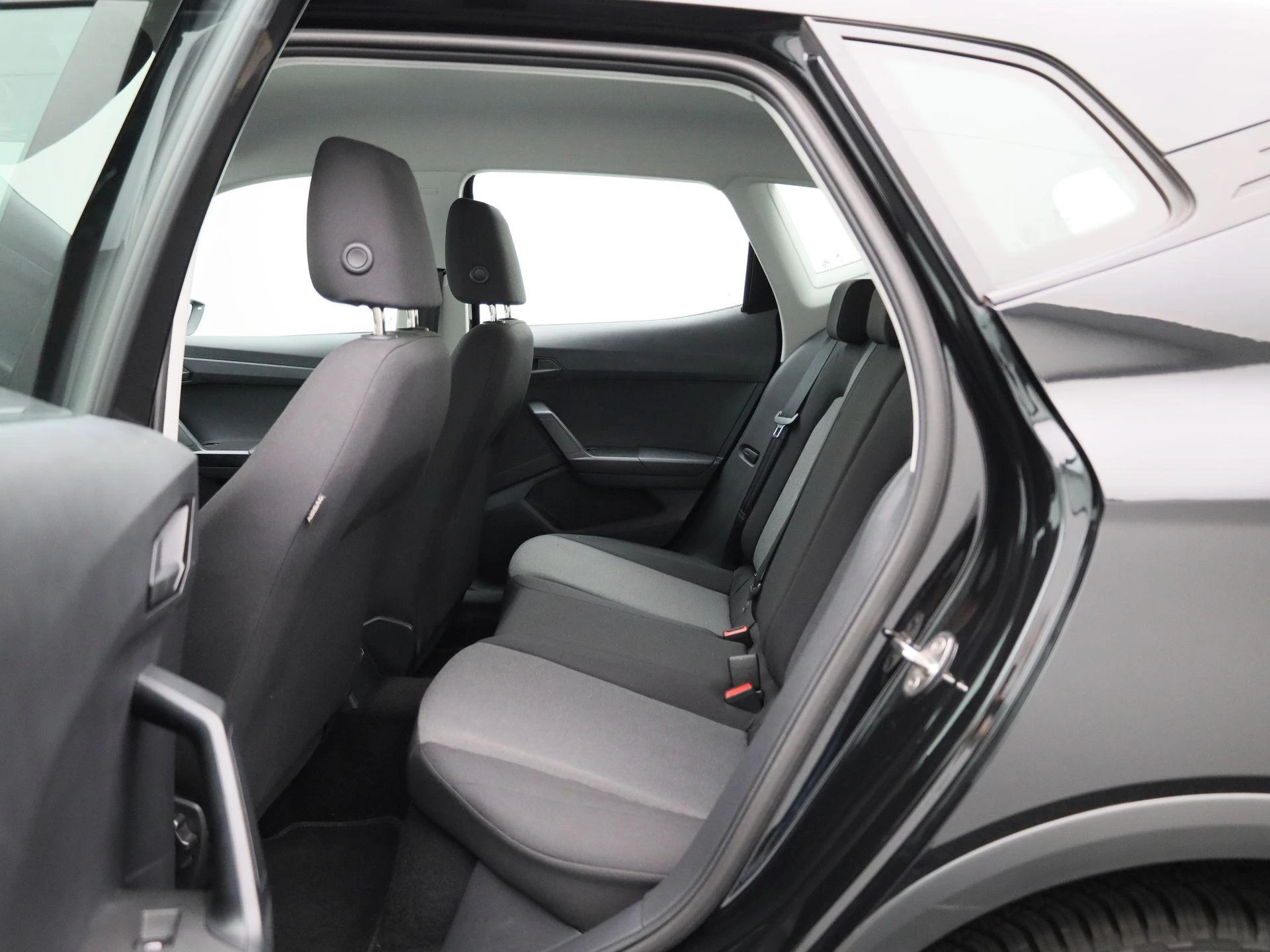 SEAT-Arona-image-9