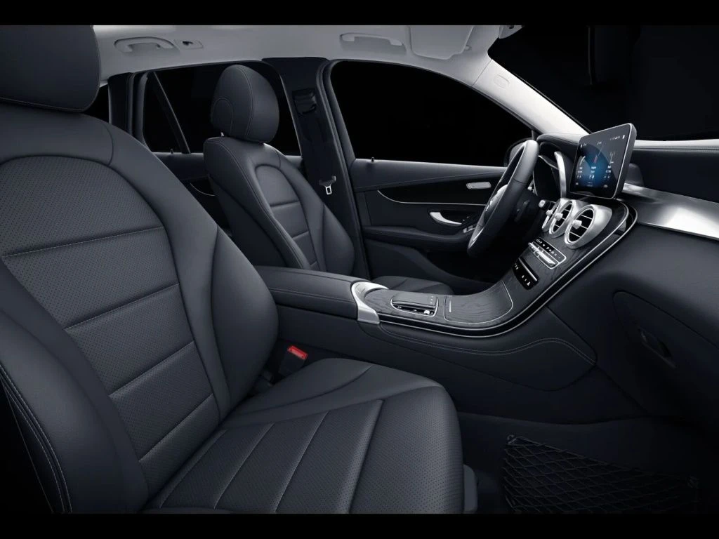Mercedes-Benz-GLC 300-image-9