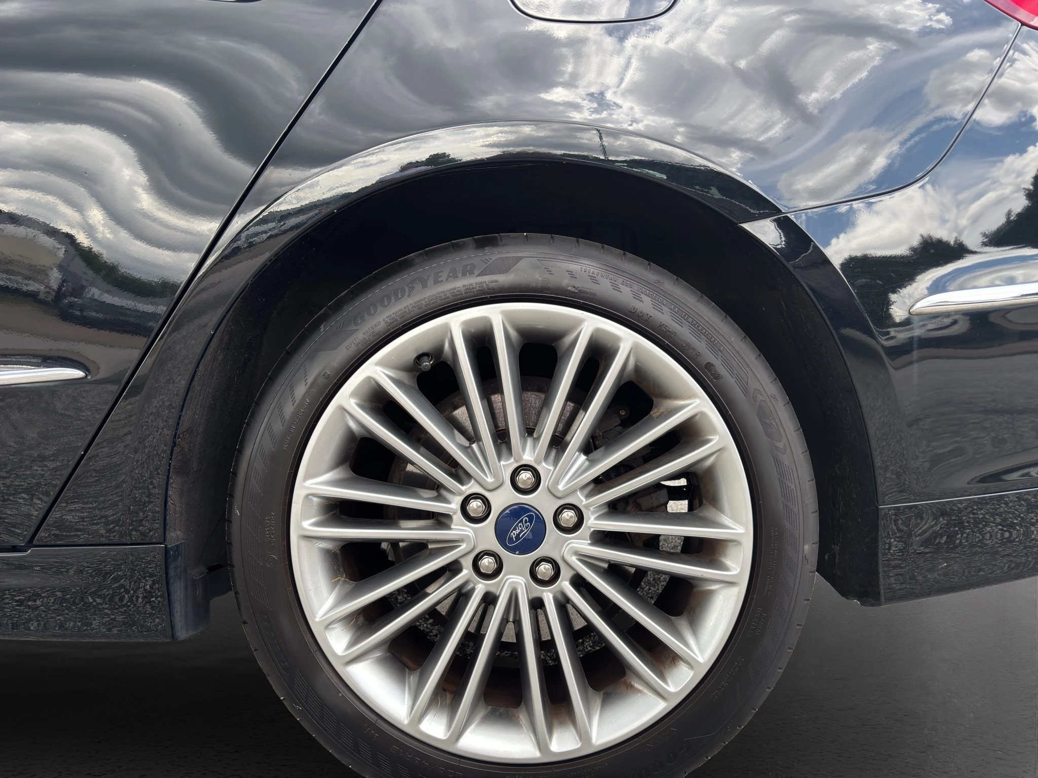 Ford-Mondeo-image-6