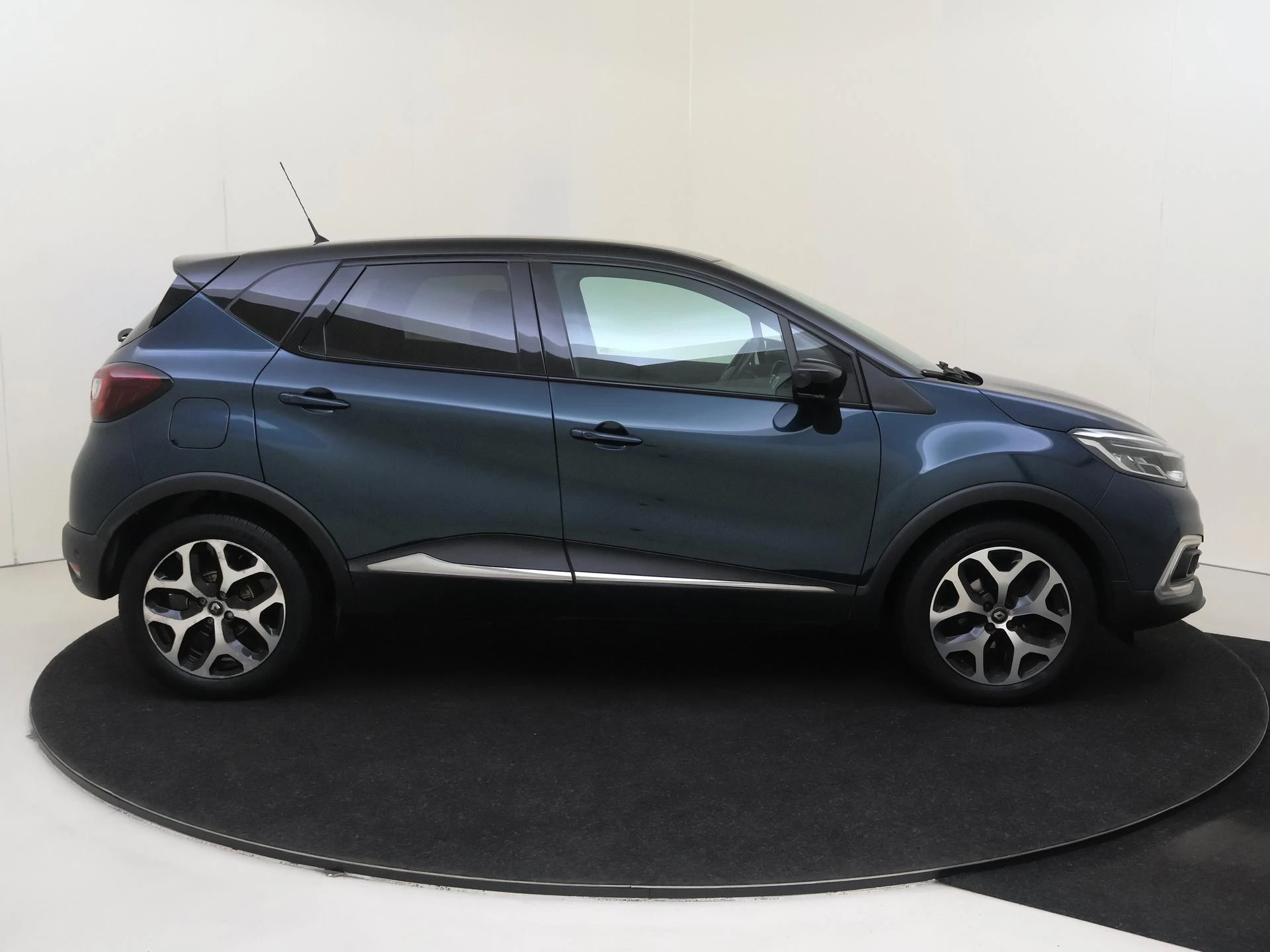 Renault-Captur-image-8