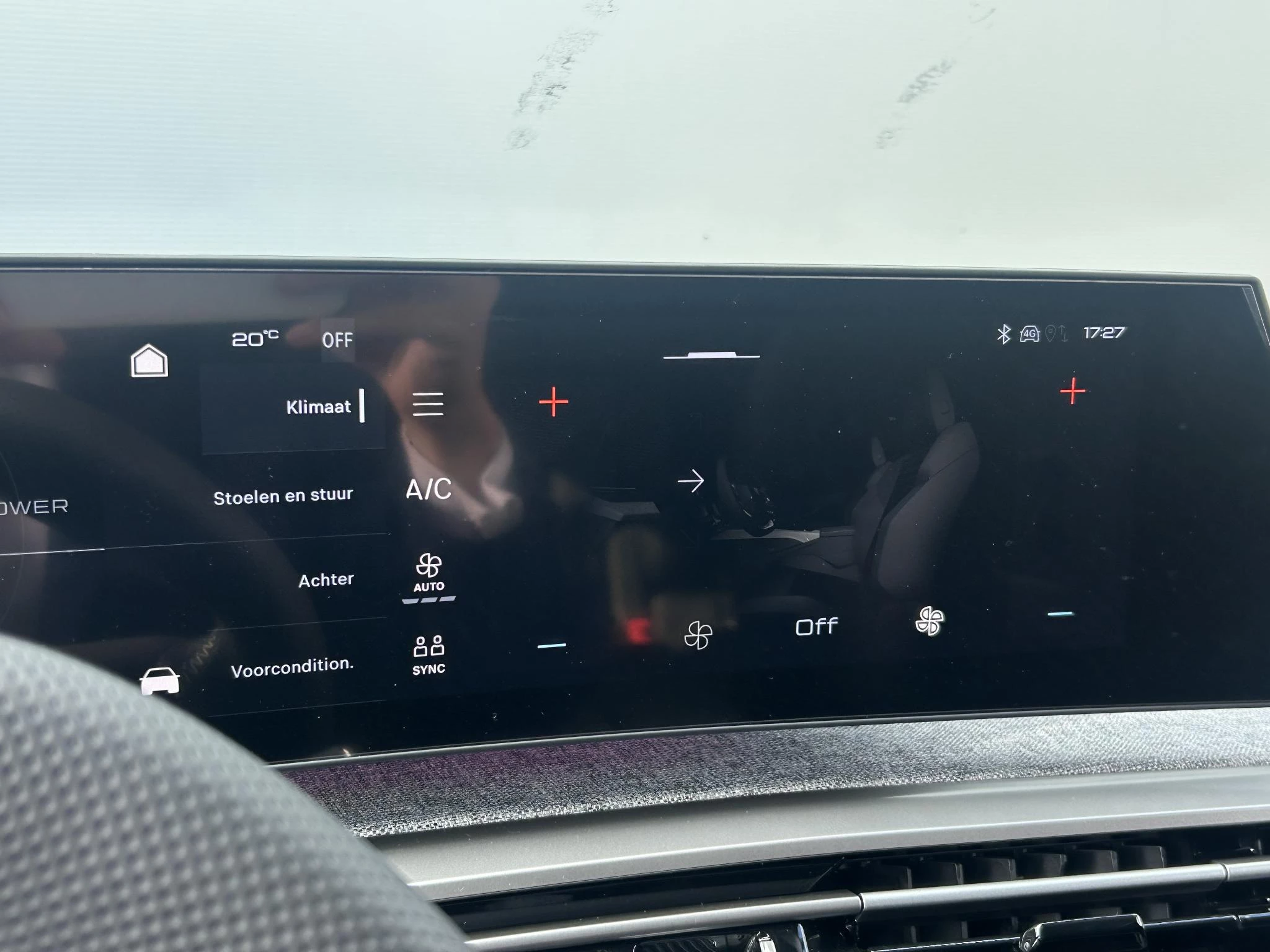 Peugeot-e-5008-image-15