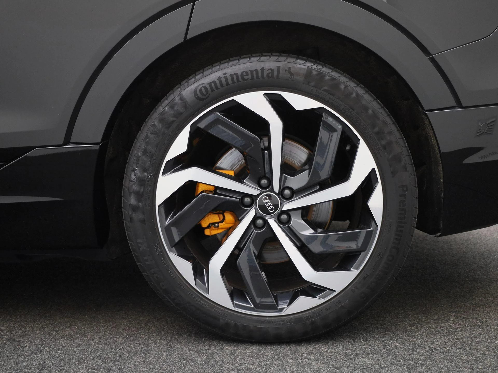 Audi-e-tron-image-12