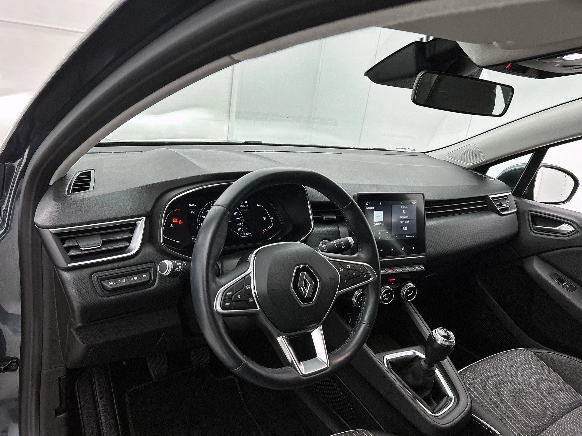 Renault-Clio-image-20
