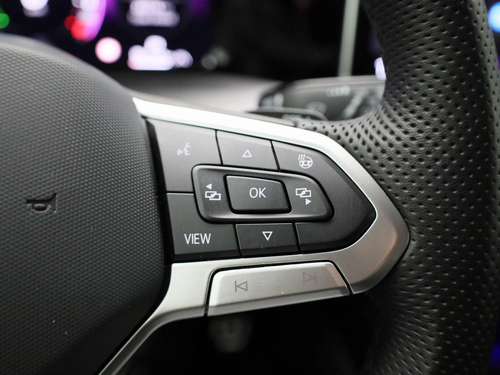 Volkswagen-Golf-image-19