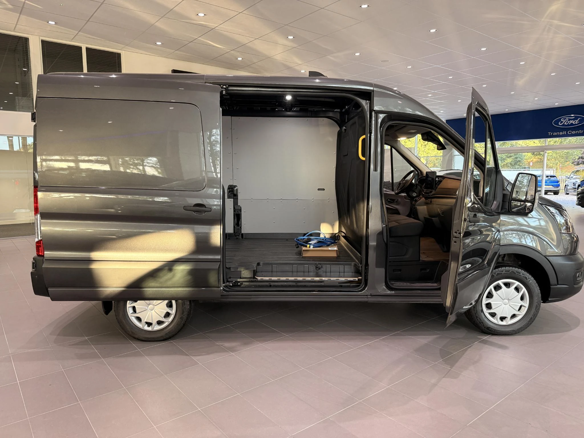 Ford-E-Transit-image-11