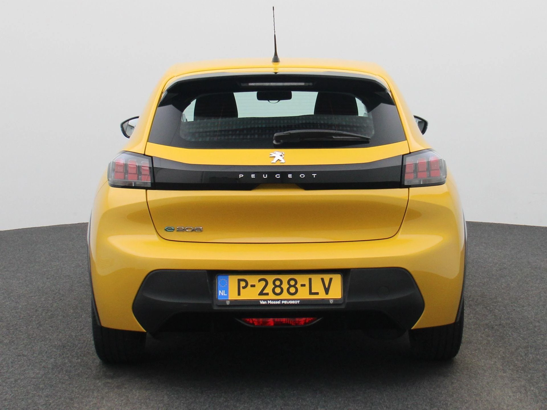 Peugeot e-208