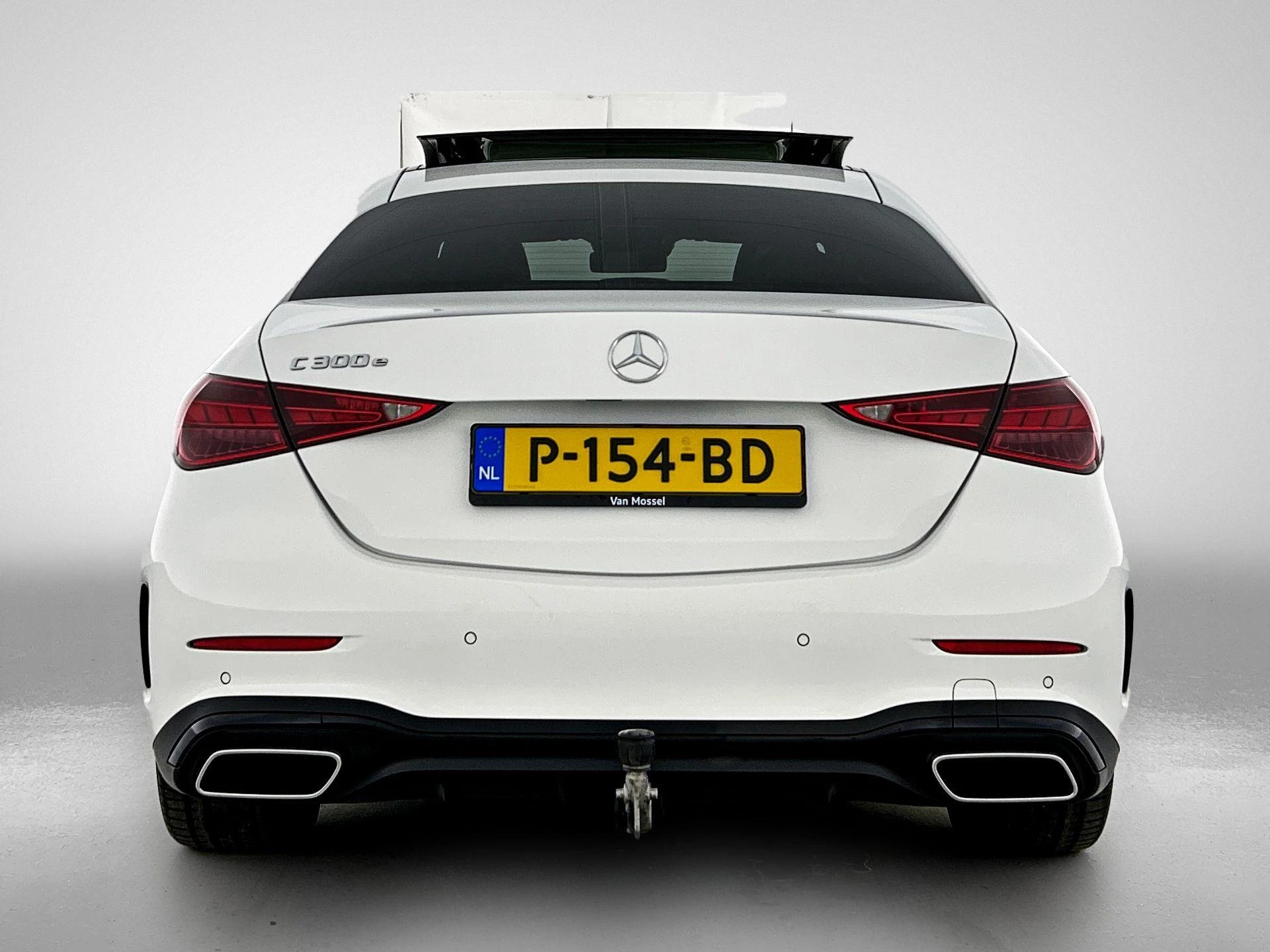 Mercedes-Benz-C-Klasse-image-2