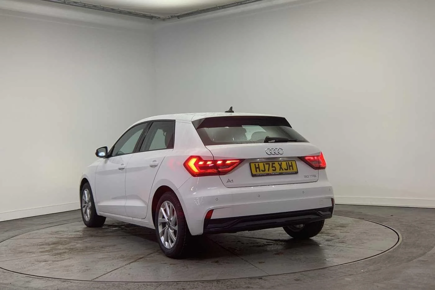 Audi-A1 Sportback-image-2
