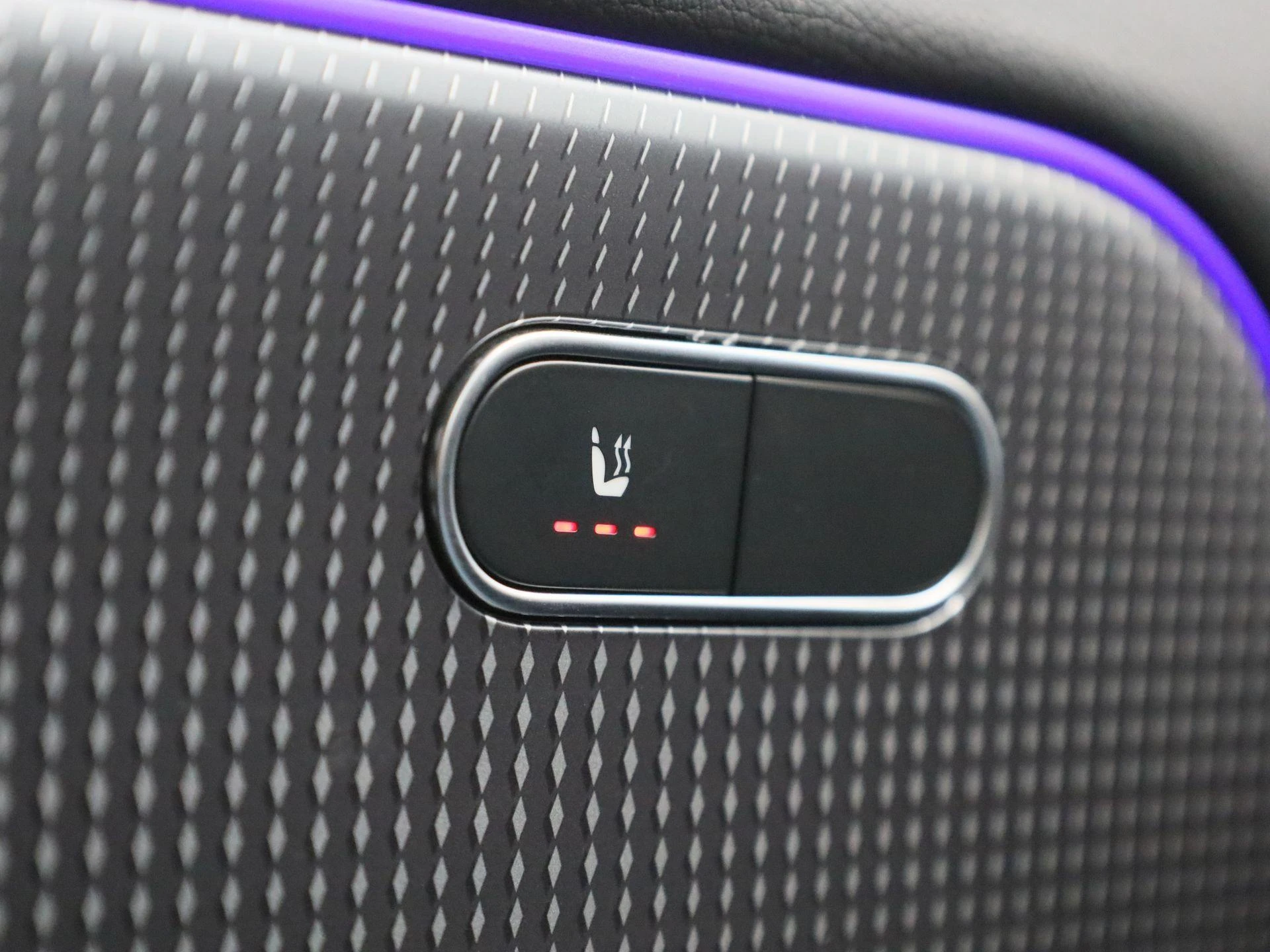 Mercedes-Benz-EQA-image-36