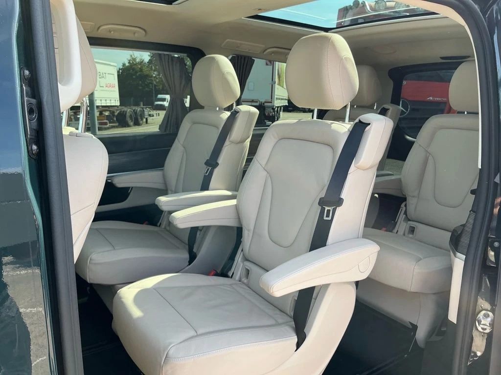 Mercedes-Benz-V-Klasse 300-image-12
