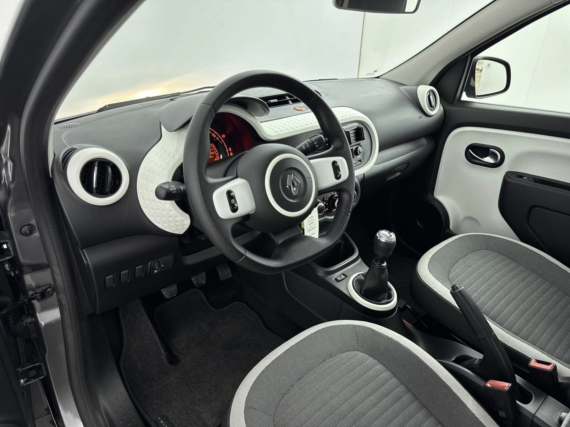 Renault-Twingo-image-8