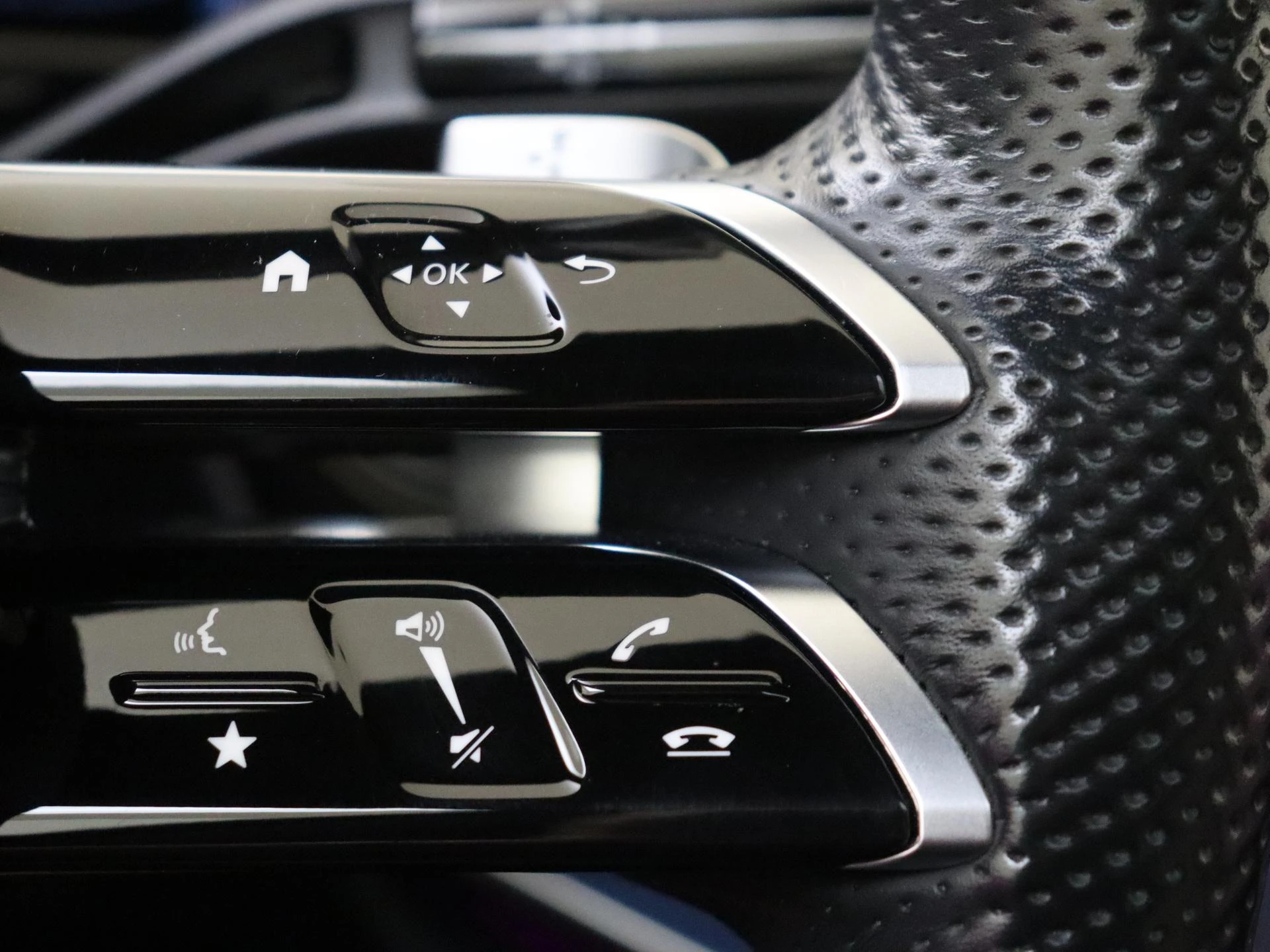 Mercedes-Benz-E-Klasse-image-12