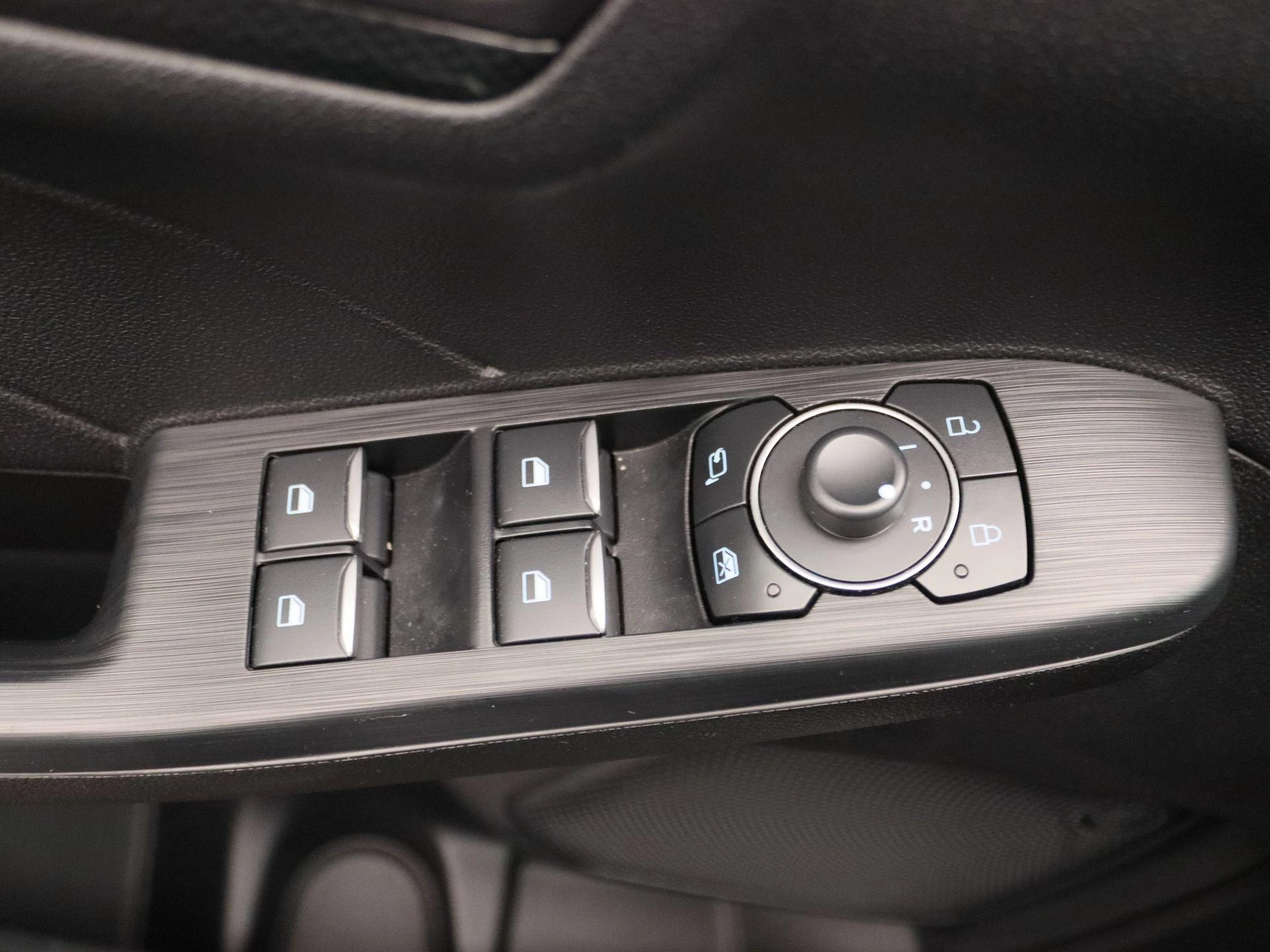 Ford-Kuga-image-24