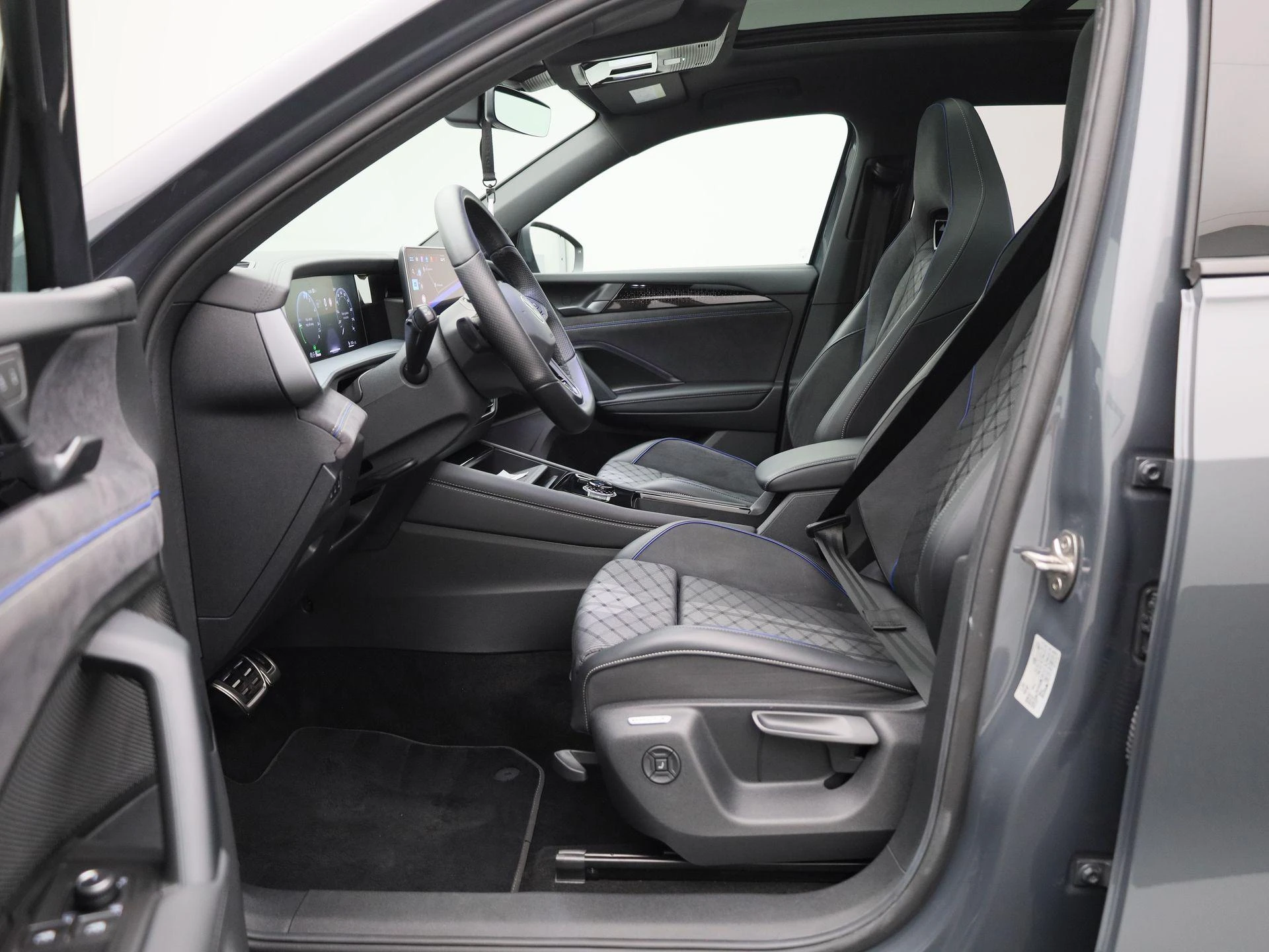 Volkswagen Tayron 1.5 eHybrid R-Line Edition 204 PK|
