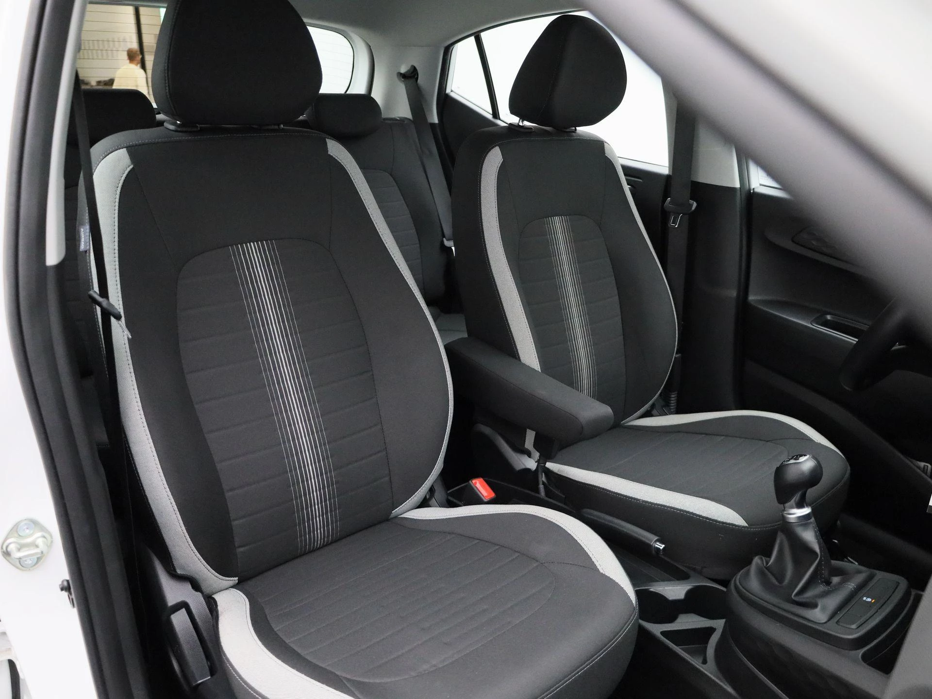 Hyundai-i10-image-28