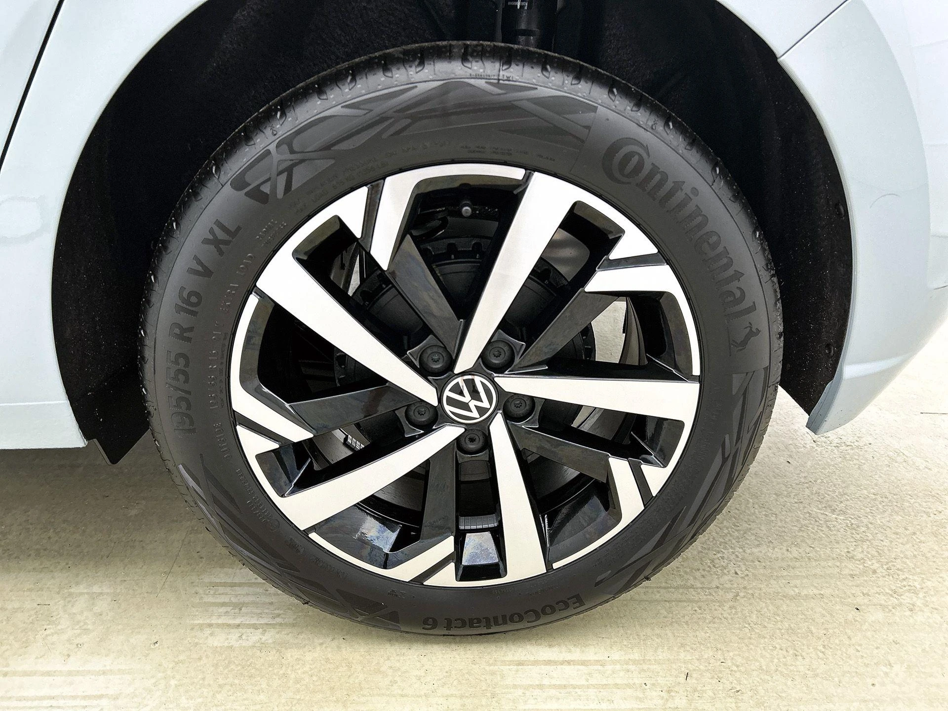 Volkswagen-Polo-image-37