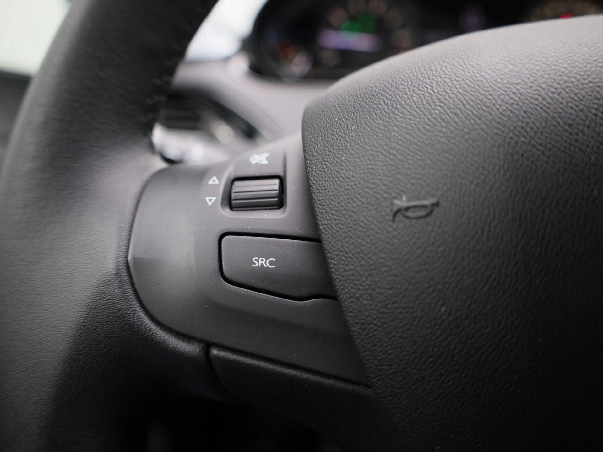 Peugeot-208-image-16