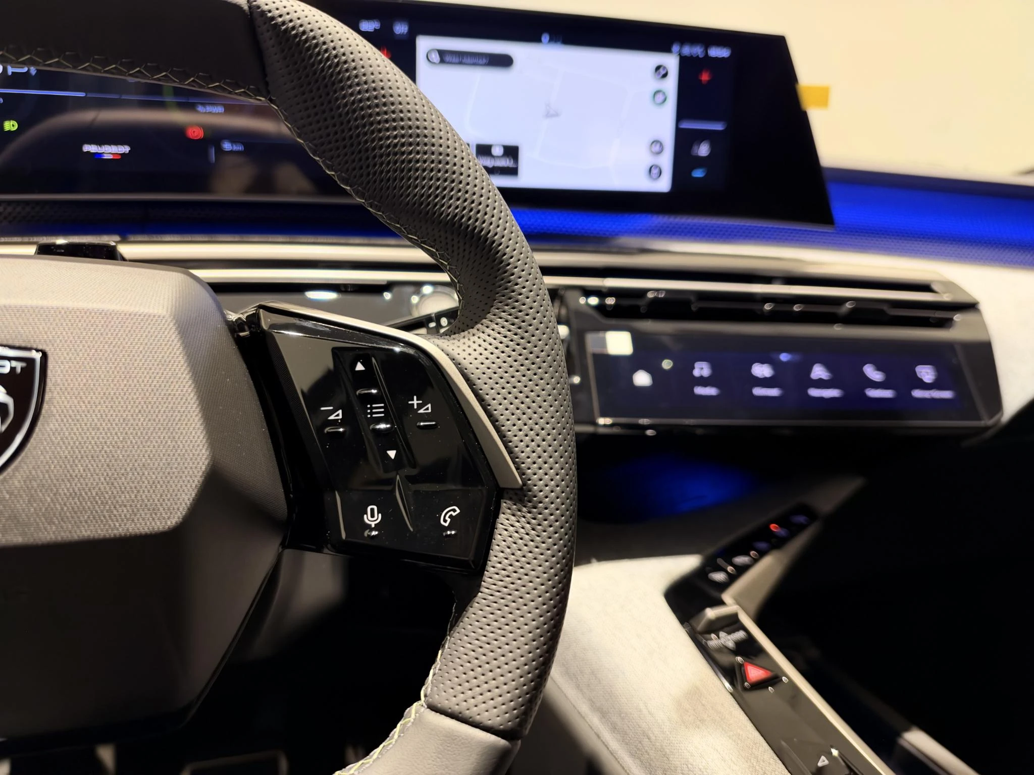 Peugeot-e-5008-image-18