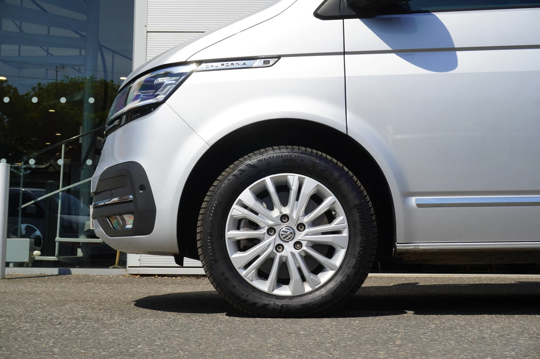 Volkswagen-California-image-4