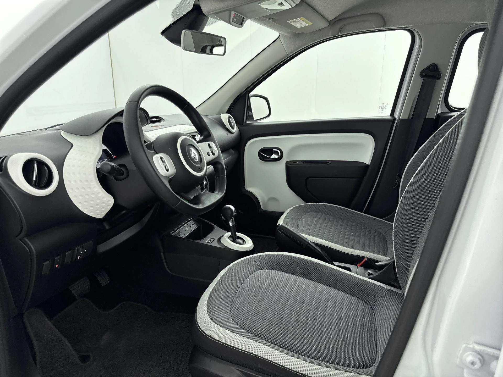 Renault-Twingo-image-8