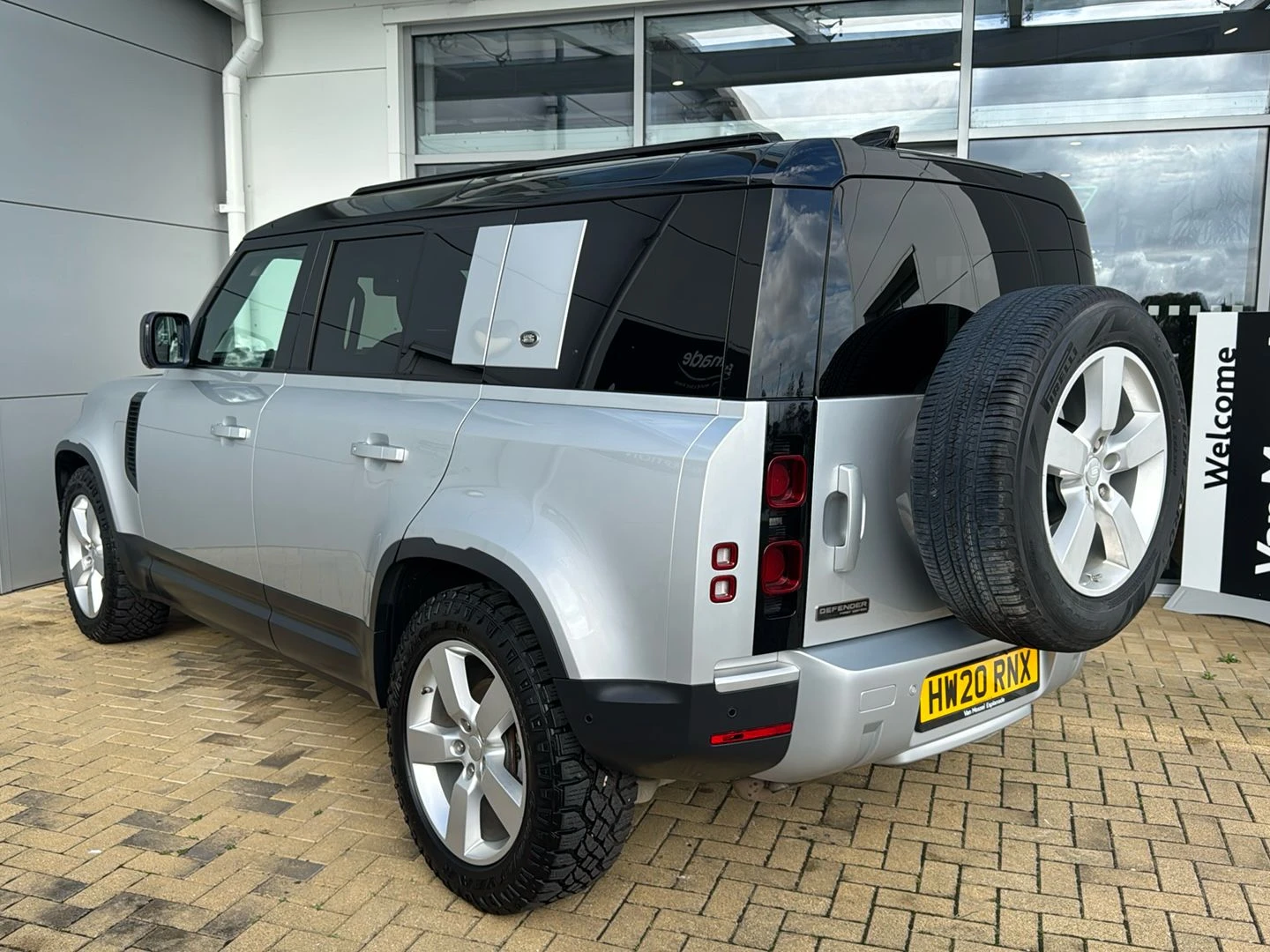 Land Rover-Defender-image-2