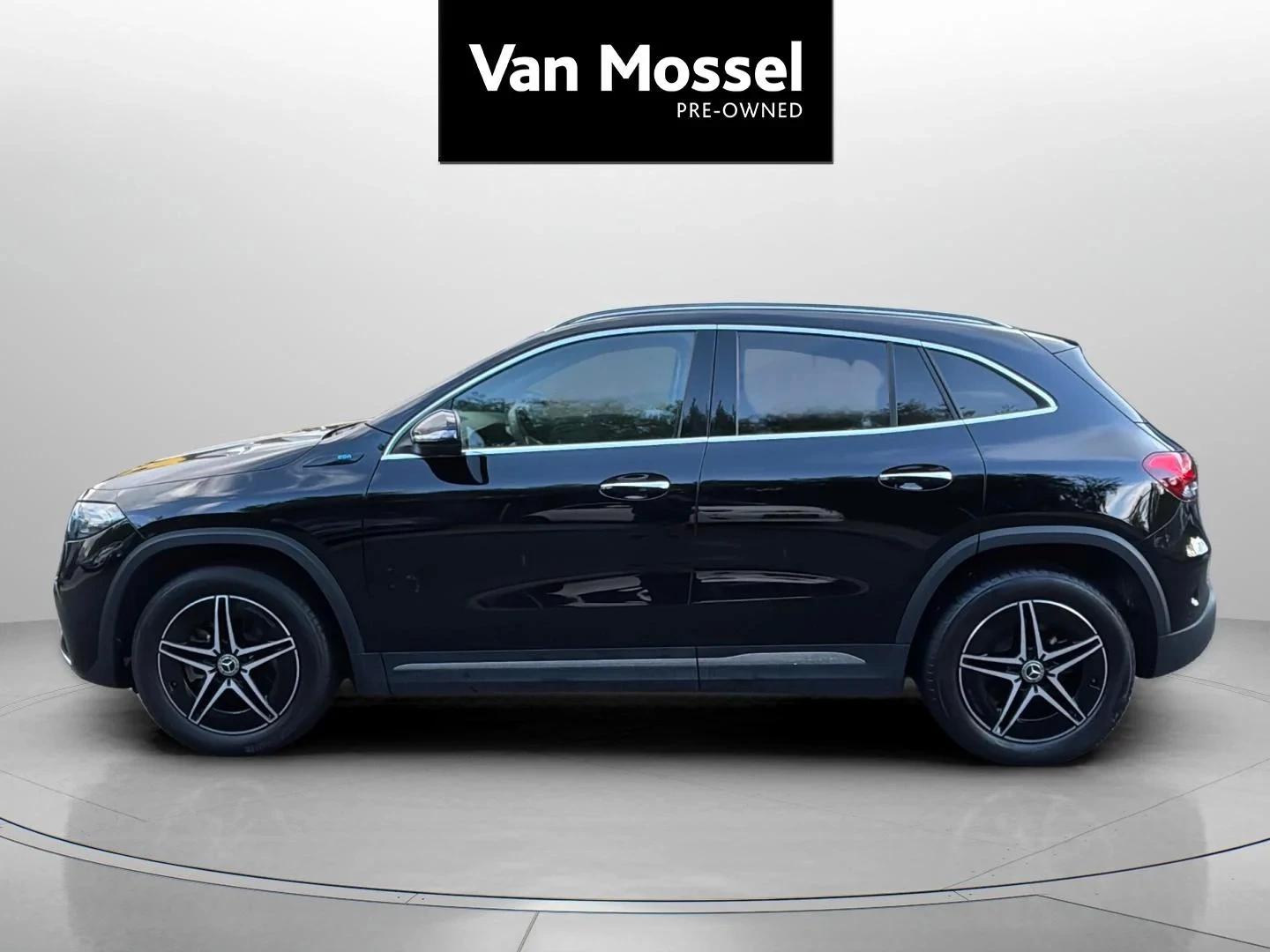 Mercedes-Benz-EQA-image-1