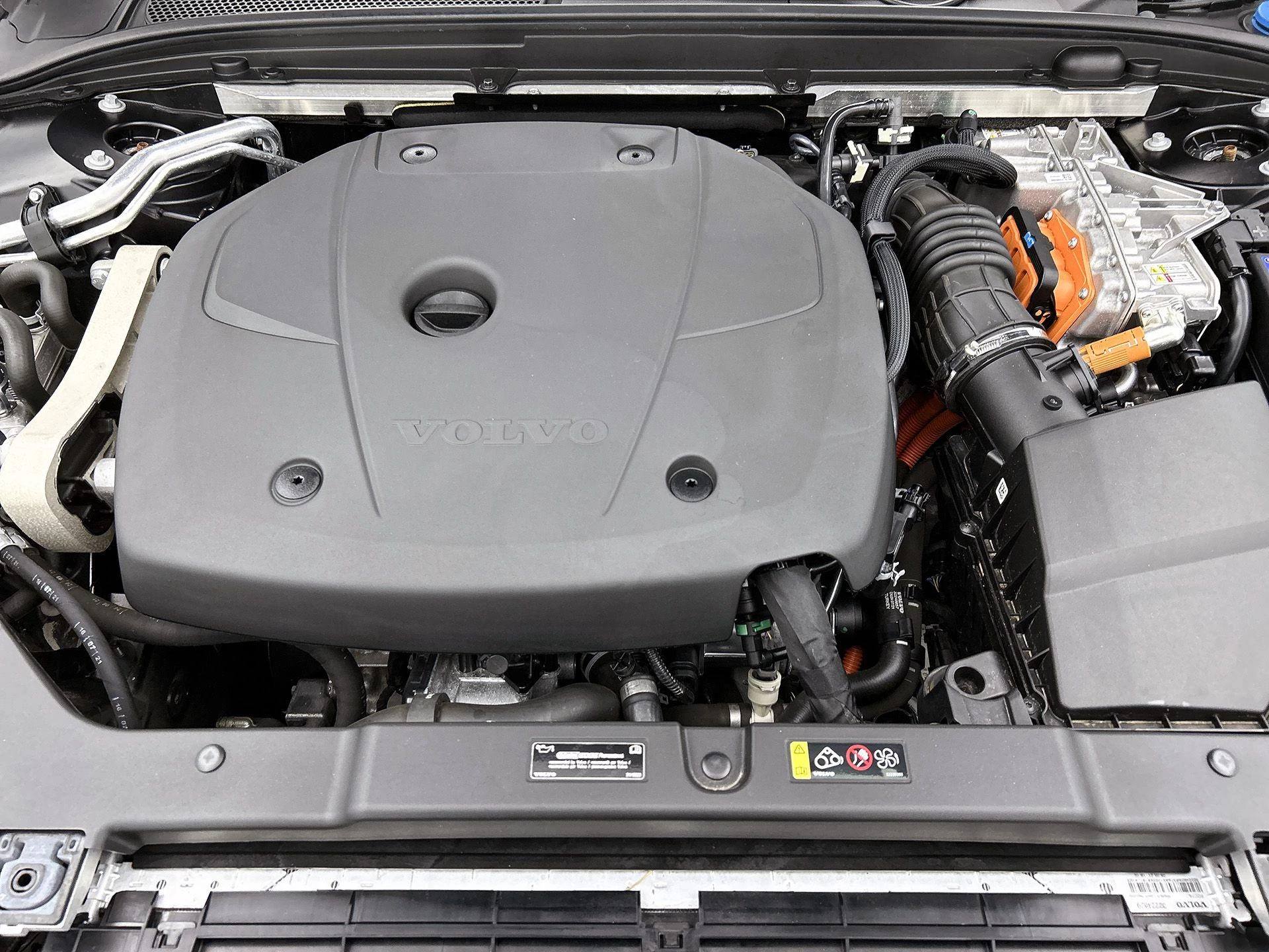 Volvo S60 2.0 Recharge T6 AWD R-Design