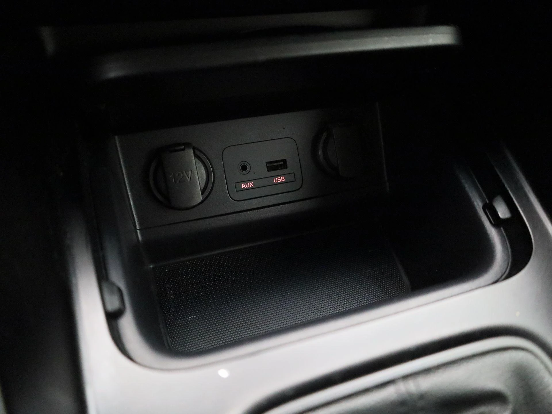 Kia-Carens-image-27