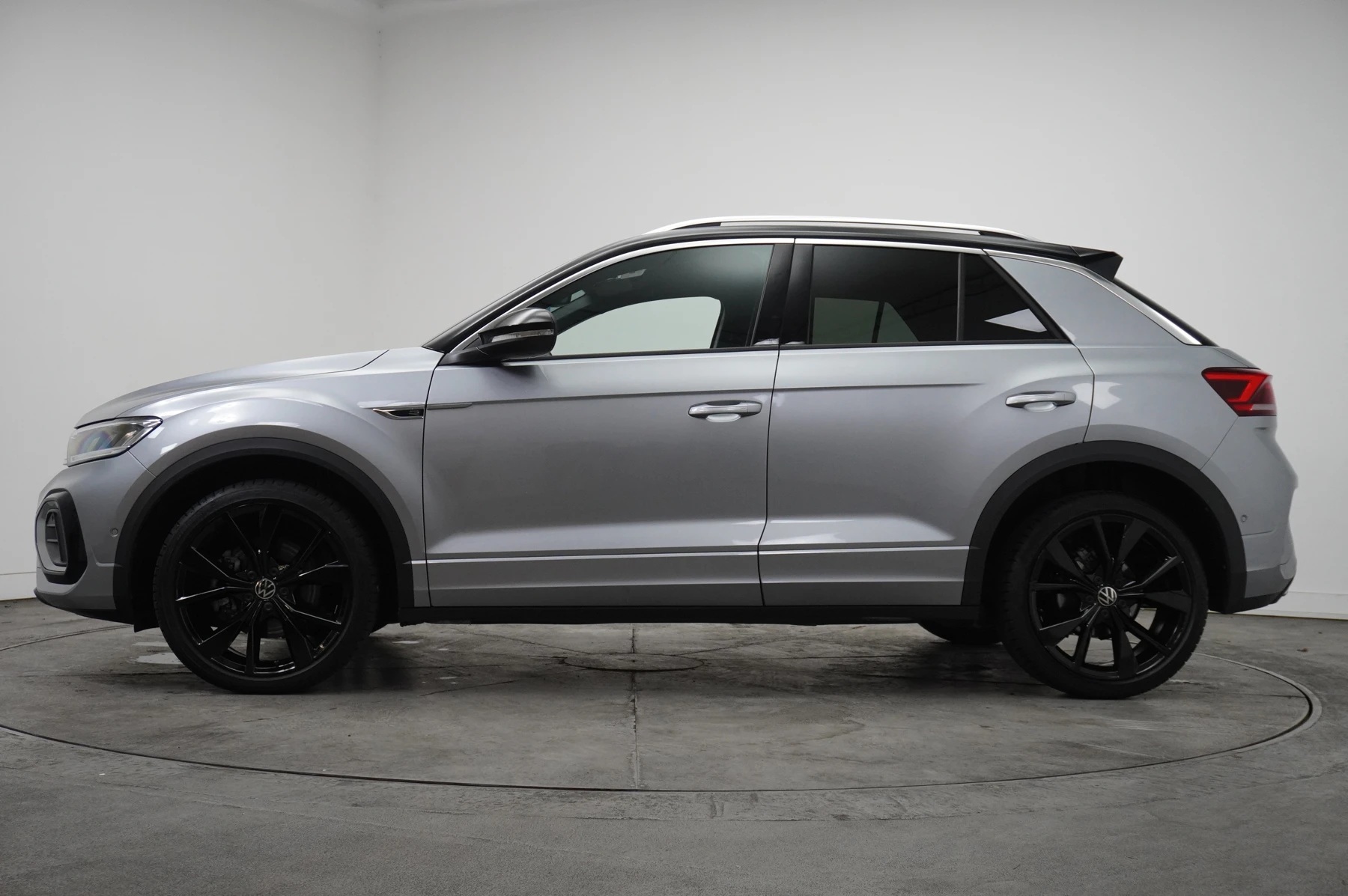 Volkswagen-T-Roc-image-20