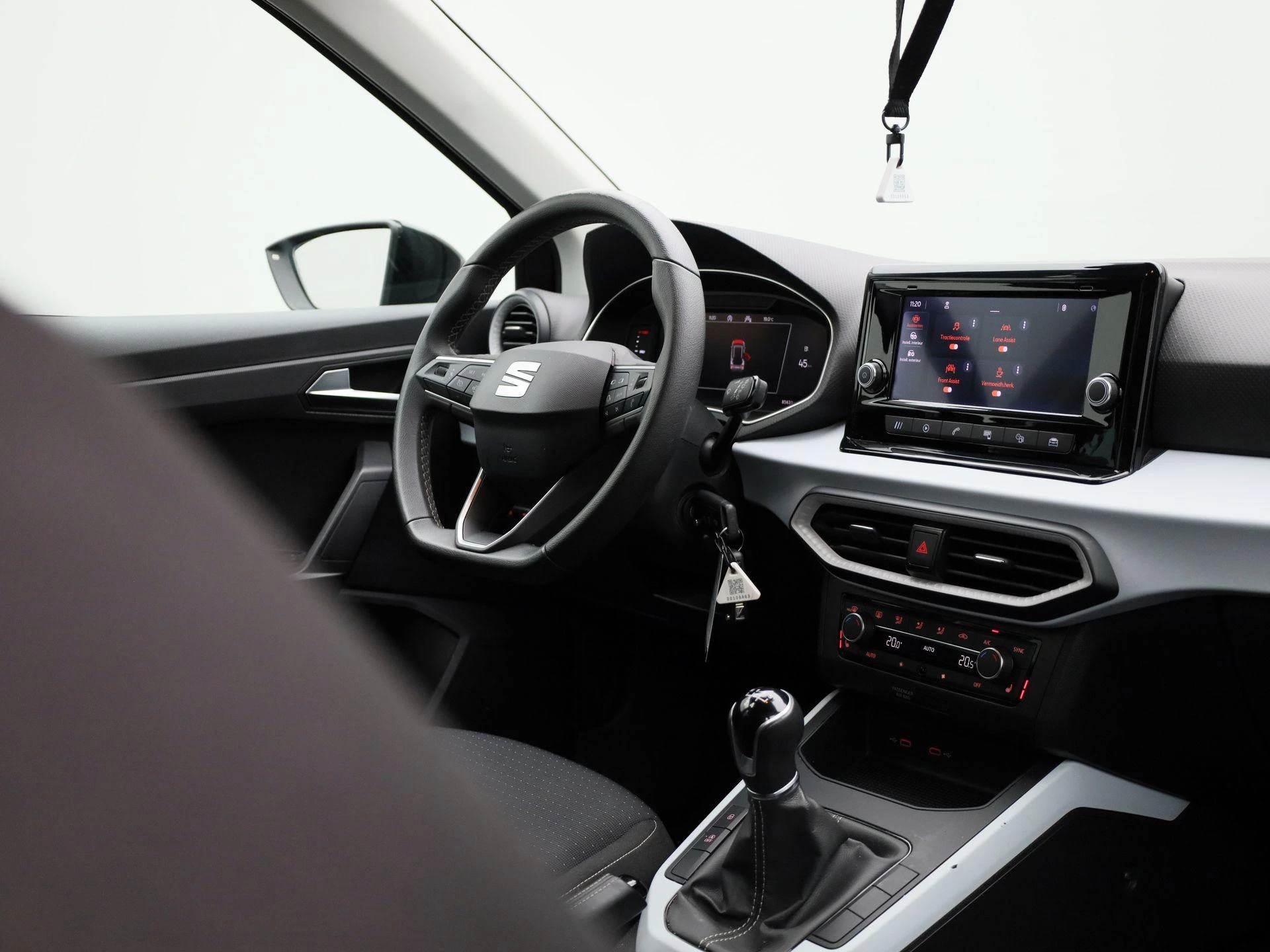 SEAT-Arona-image-33