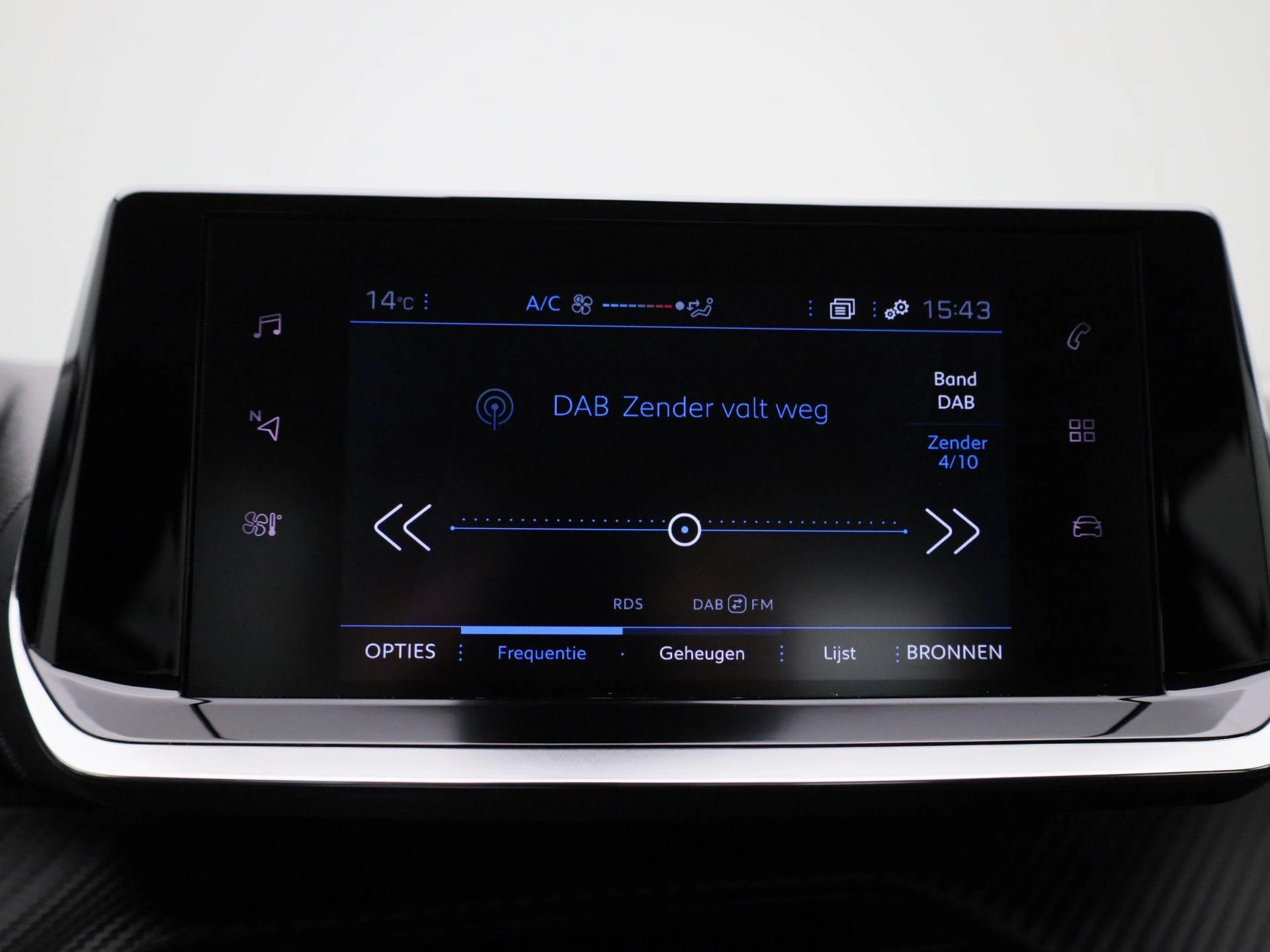 Peugeot-208-image-13