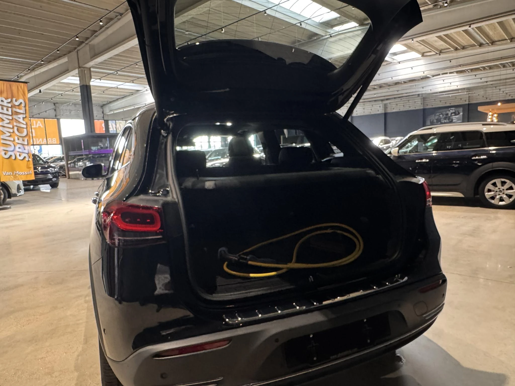 Mercedes-Benz-EQA-image-6