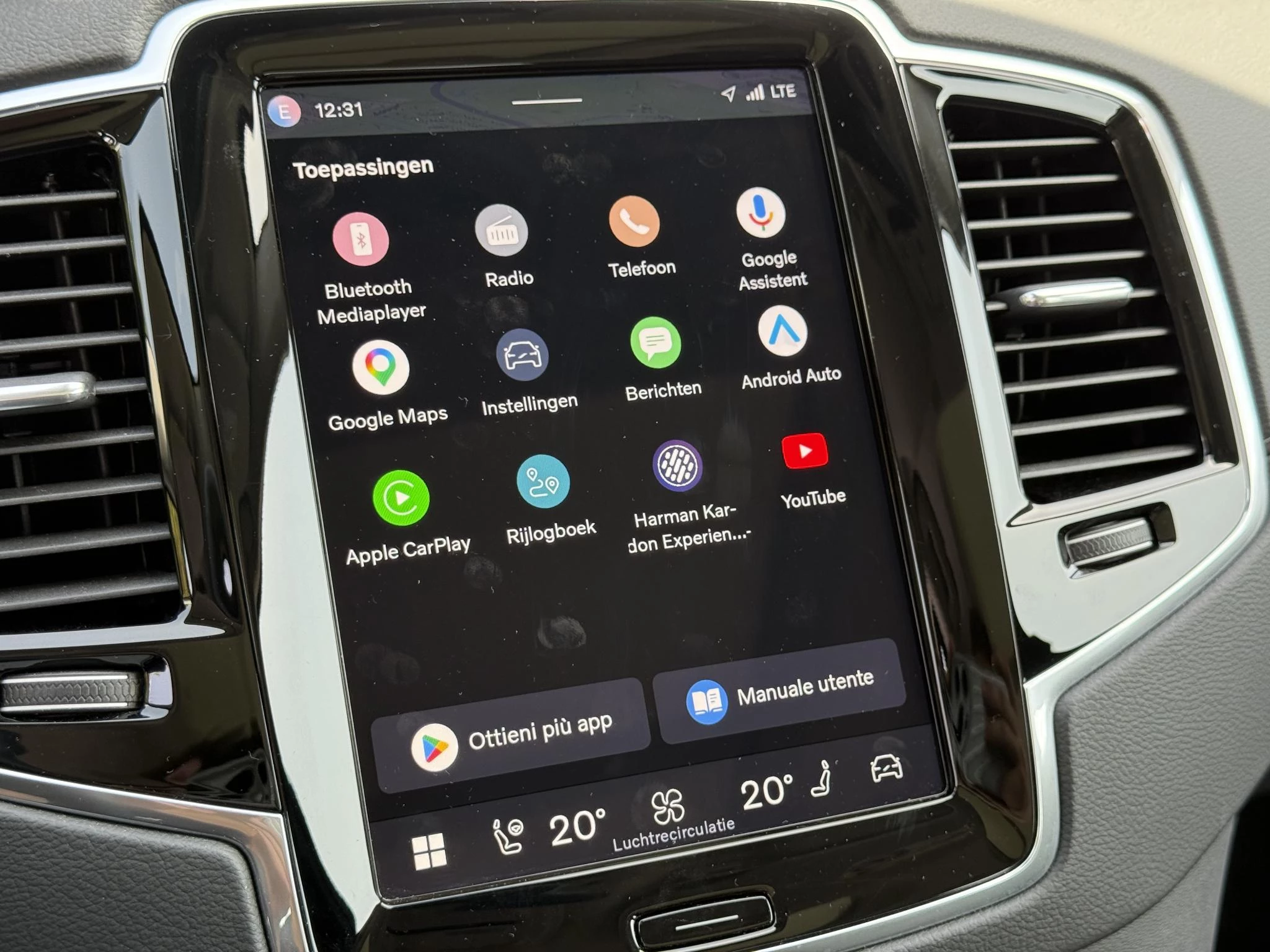 Volvo-XC90-image-32