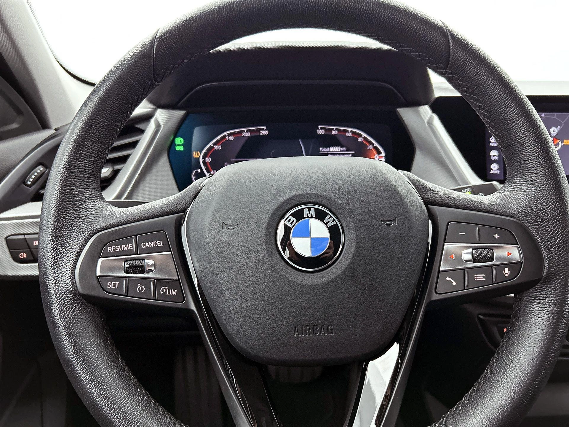 BMW-1 Serie-image-37