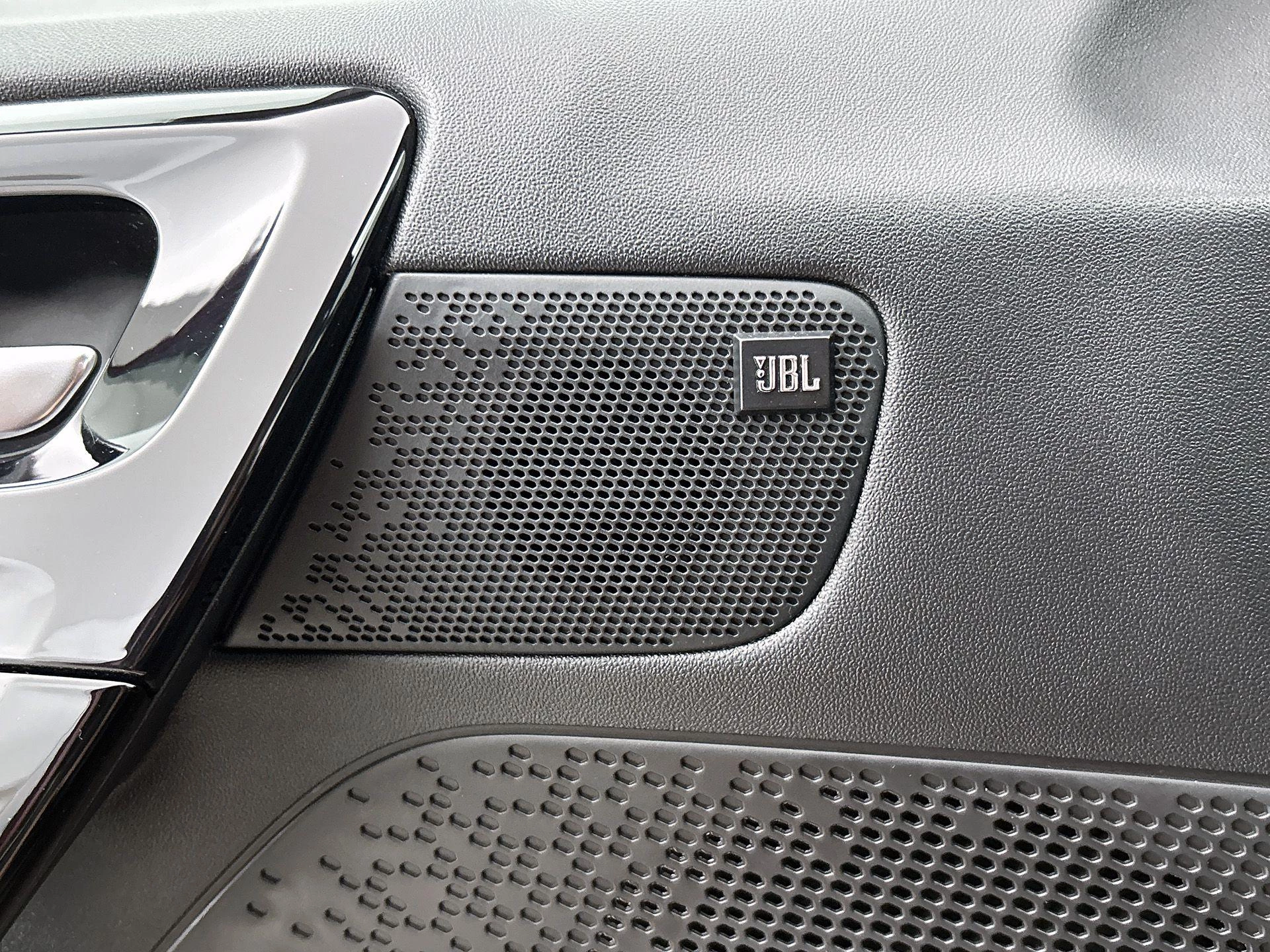 Peugeot-208-image-10