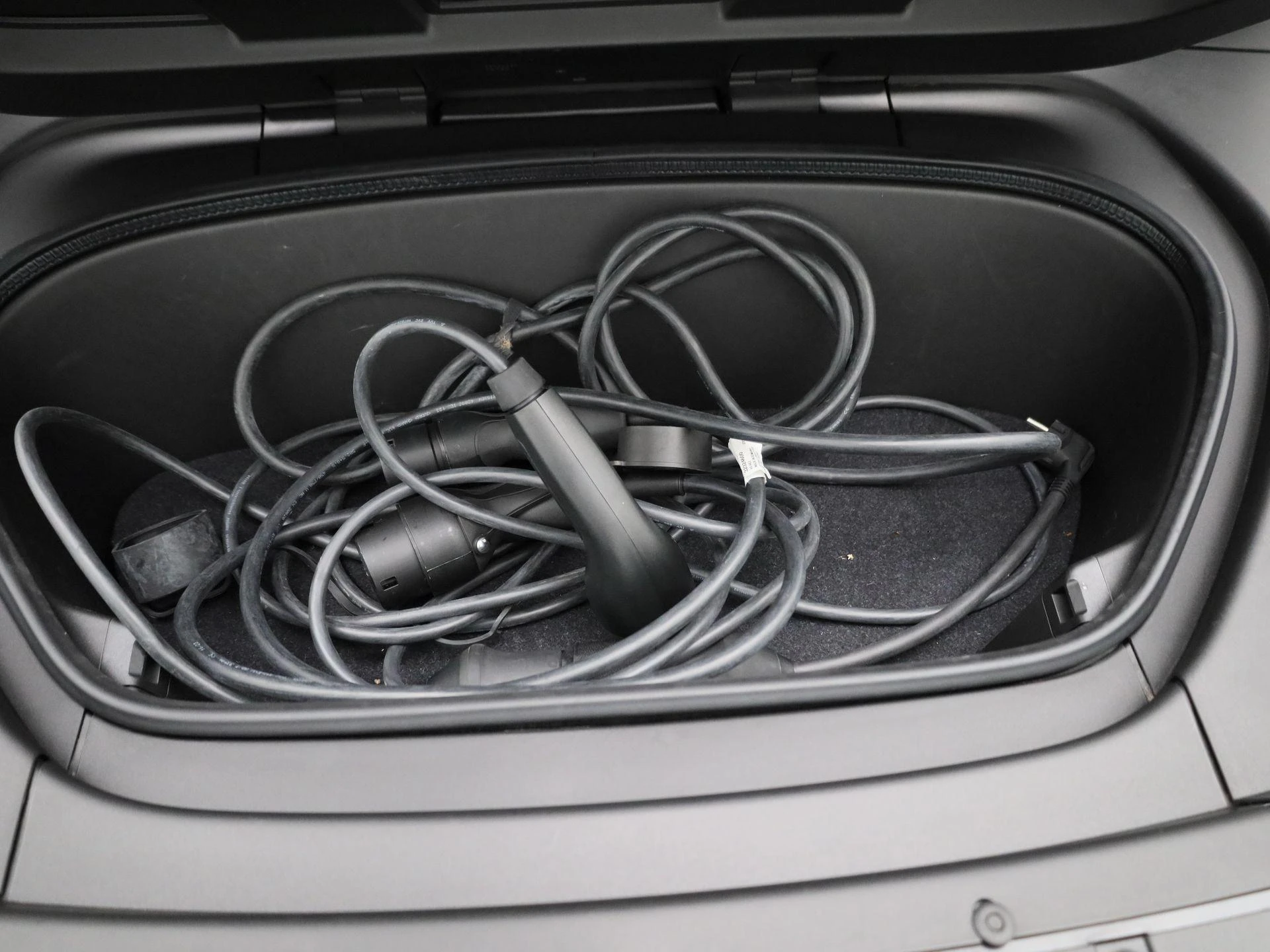 Volvo-EX40-image-27