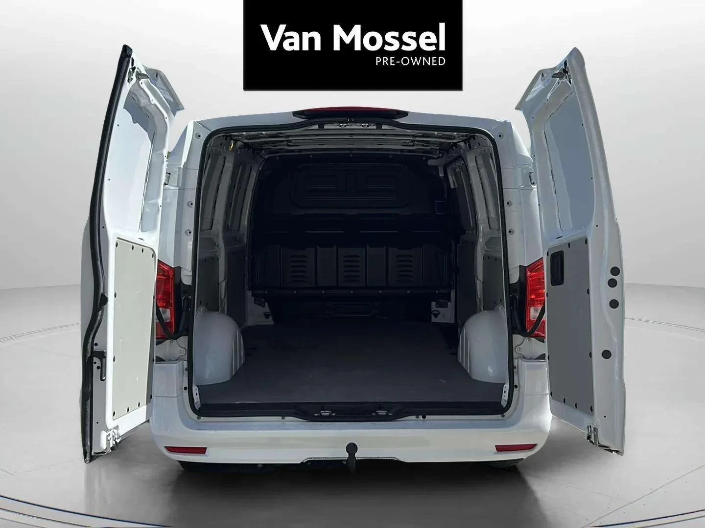 Mercedes-Benz-Vito-image-4