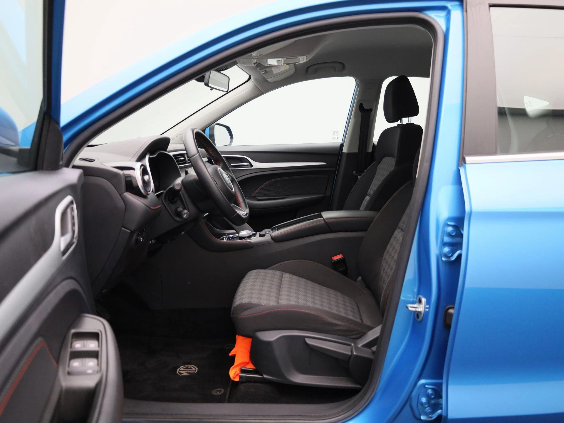 MG-ZS EV-image-8
