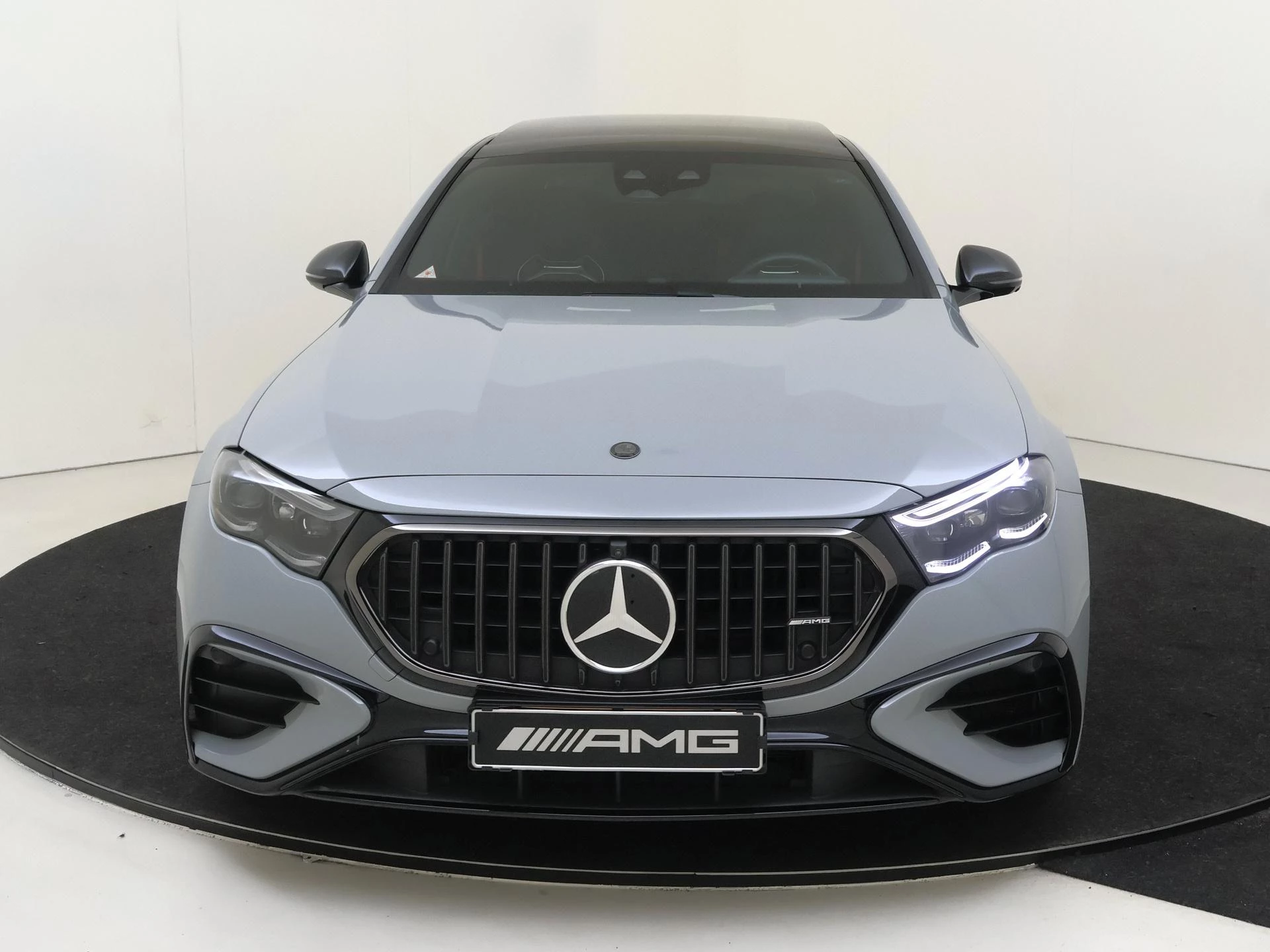 Mercedes-Benz-E-Klasse-image-7