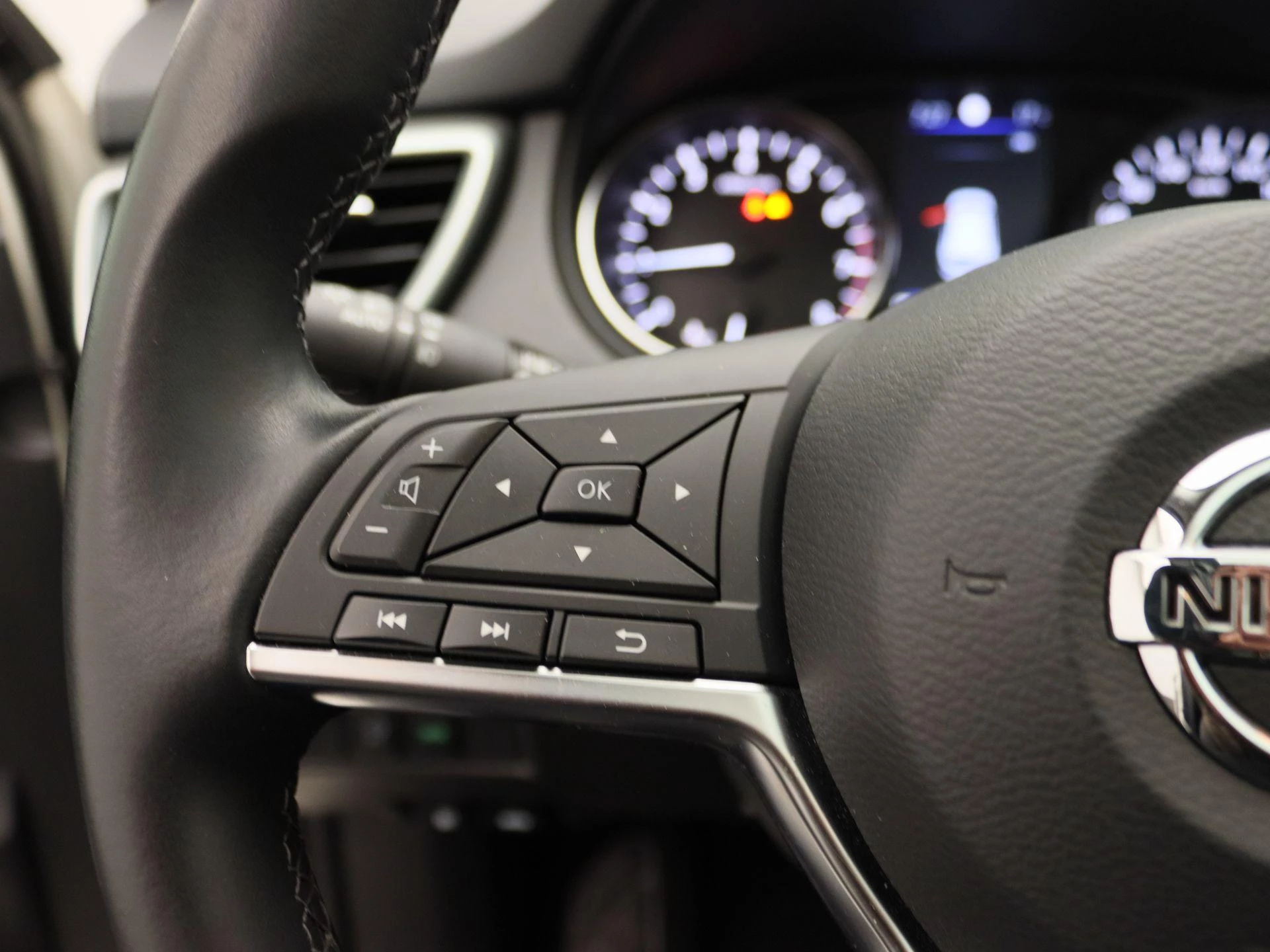 Nissan-QASHQAI-image-19