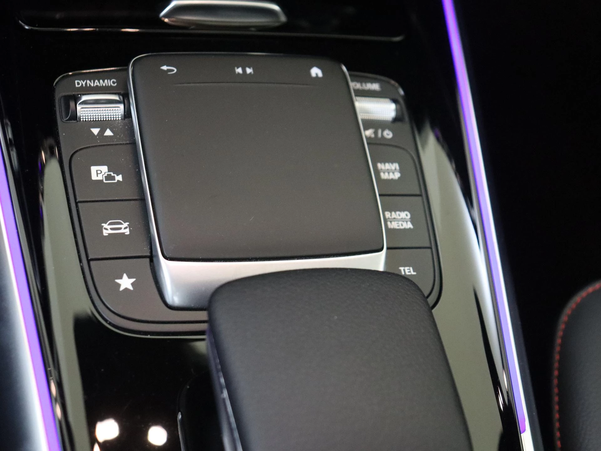 Mercedes-Benz GLB 200 Business Solution AMG