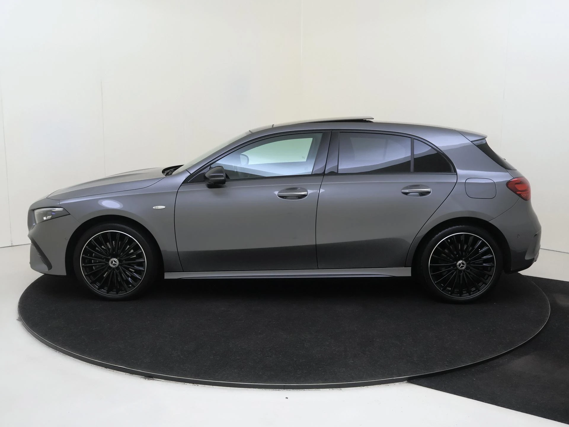 Mercedes-Benz-A-Klasse-image-7