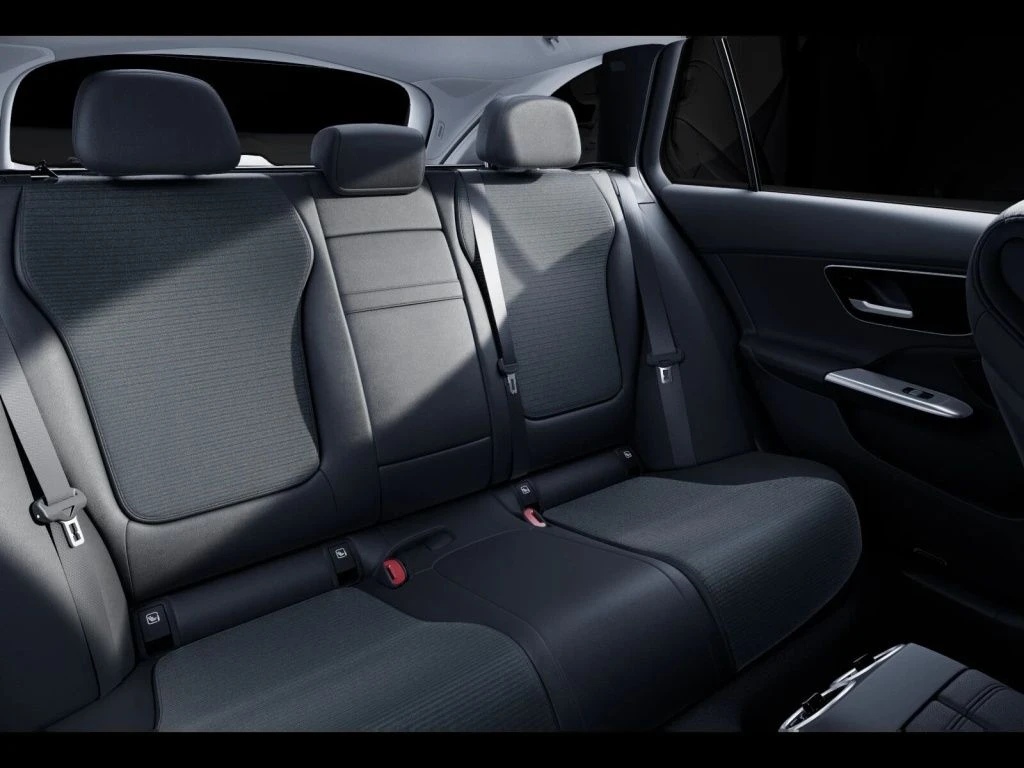 Mercedes-Benz-C-Klasse 180-image-11